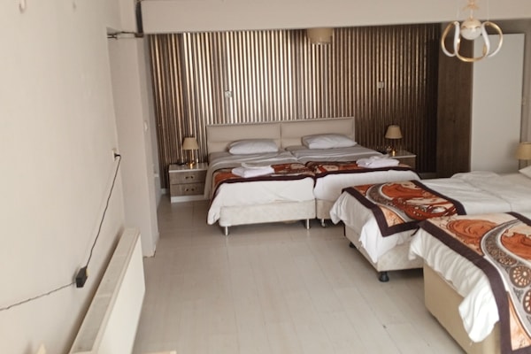 Family Studio Suite, Sea View | Bar mini, peti besi dalam bilik, Wi-fi percuma, cadar katil