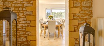 Spacious villa, private pool - 12 guests