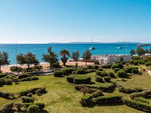 Property grounds - Apartment with AC, sea view - 4 guests (Le Lavandou)