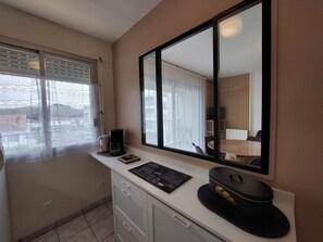 Interior - Apartment in the heart of downtown (Saint-Palais-sur-Mer)