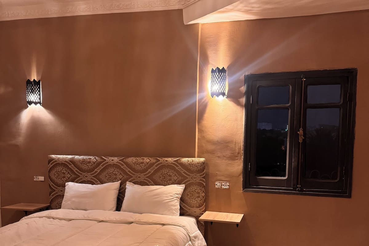 Chambre Confort Double ou avec lits jumeaux | Literie de qualité supérieure, matelas mémoire de forme
