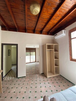 Ropa de cama de alta calidad, colchones con efecto memoria y cunas 