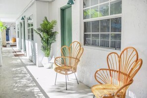 Terrace/patio - Charming 1BR Escape with Pool & Beach Nearby - (Key Biscayne)