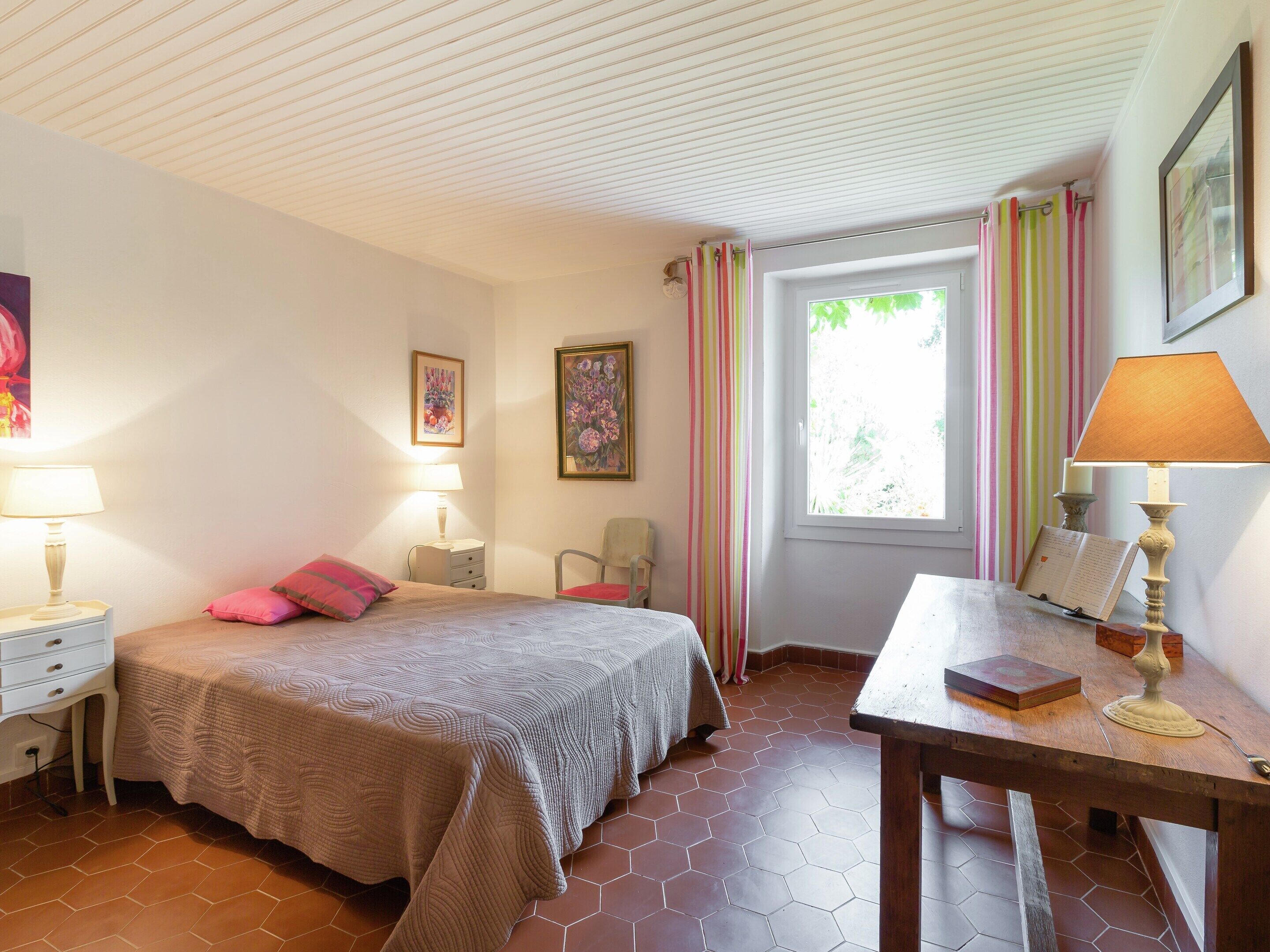 House | 4 bedrooms, individually furnished