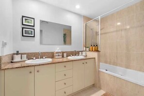 Hair dryer, towels, soap, toilet paper - The Nest Cairns - 4 Pools | Tennis Court | Botanic Gardens (Cairns North)