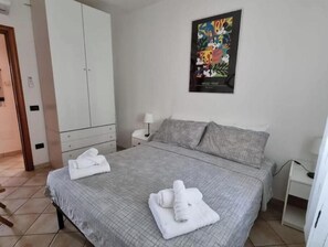Iron/ironing board, WiFi, bed sheets - House in Santa Cesarea Terme with sea view terrace (Santa Cesarea Terme)