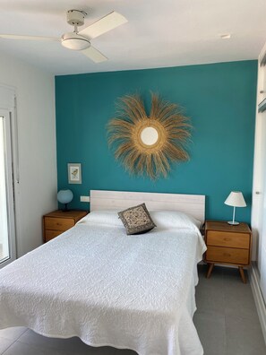 Bügeleisen/Bügelbrett, Reisekinderbett, kostenloses WLAN, Bettwäsche