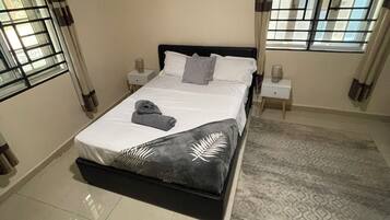 Iron/ironing board, WiFi, bed sheets