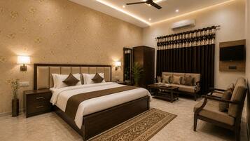 In-room safe, soundproofing, free WiFi