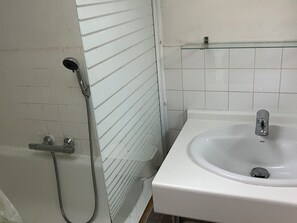 Toallas y papel de baño 