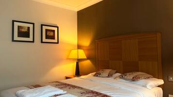 1 bedroom, desk, free WiFi, bed sheets