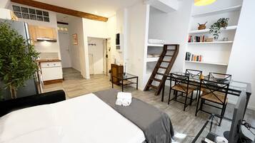 Iron/ironing board, free WiFi, bed sheets