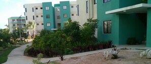 Property grounds - Obsidian Escape: Modern retreat with garden view, 1 BR , 2nd Floor. (Punta Cana)
