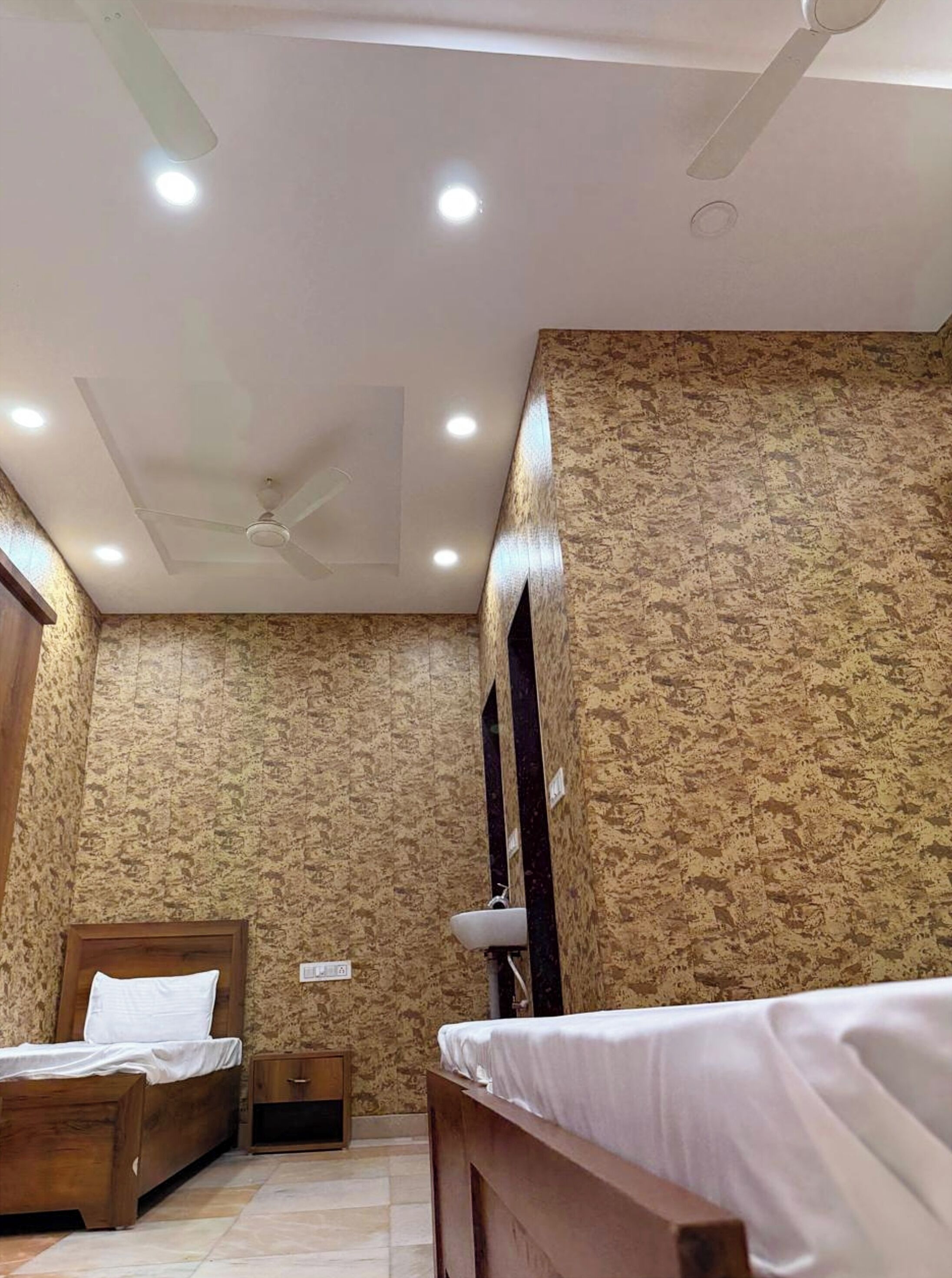 Quarto quádruplo luxo, ar-condicionado | Vista do quarto