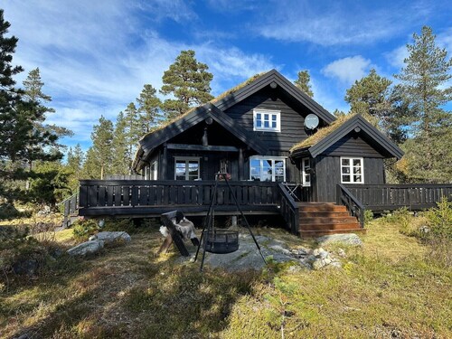 Cozy family cabin with sauna! Pets are allowed, up to 13 beds.