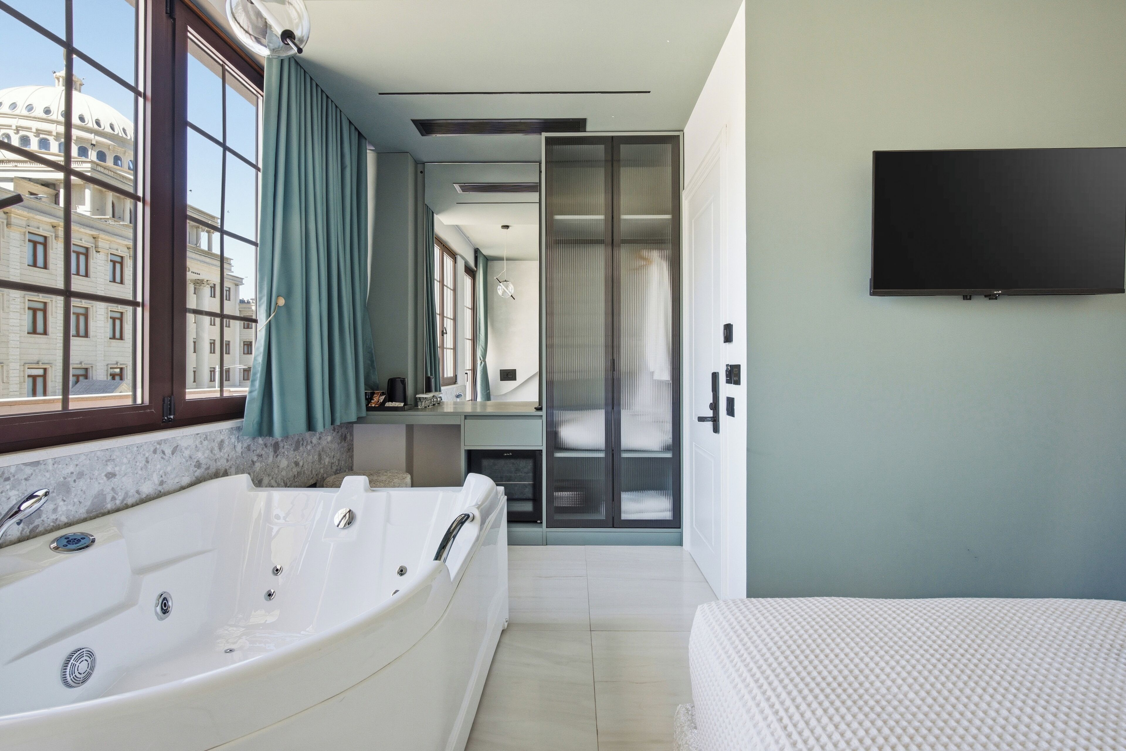 Design Double Room, Balcony, City View