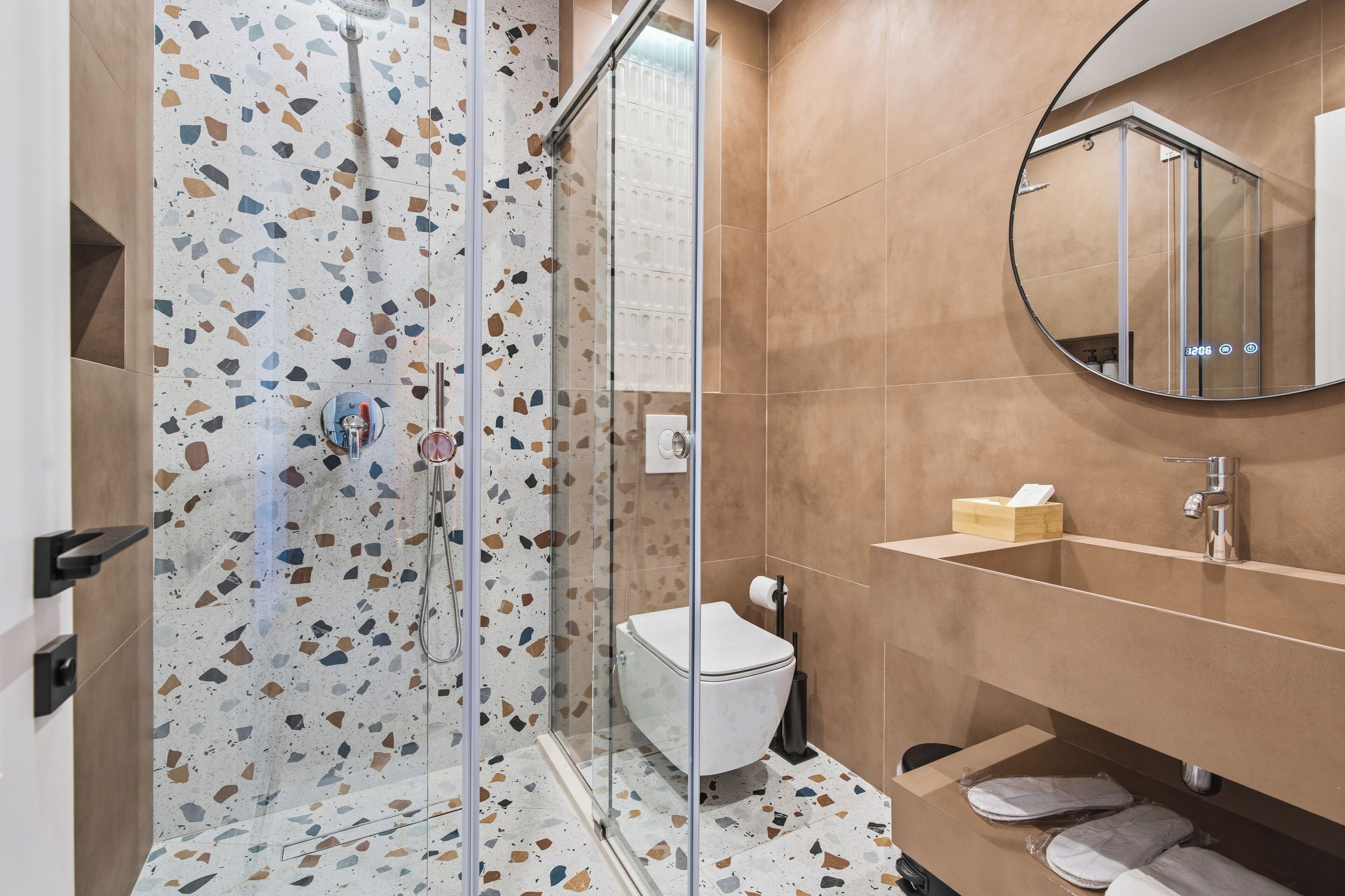 Superior Double Room, Balcony, Park View | Bathroom