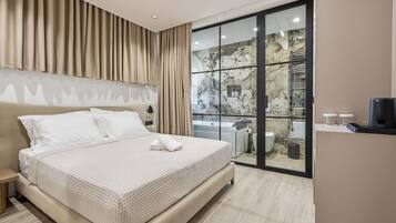 Chambre Double Luxe | Bureau, rideaux occultants, fer et planche Ă repasser, Wi-Fi gratuit