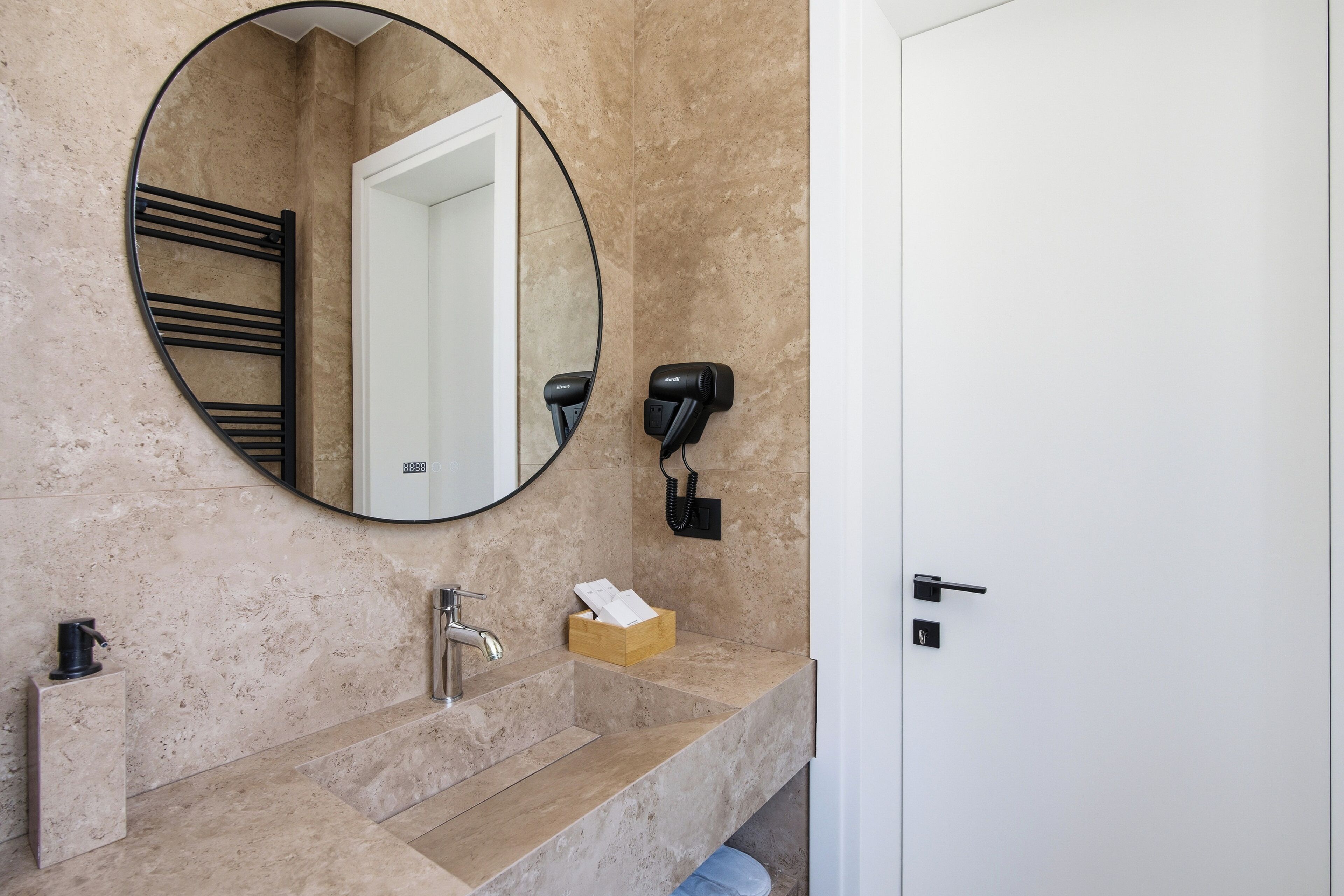 Family Triple Room, Balcony, Park View | Bathroom