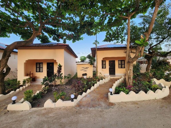 Habitación doble Deluxe, balcón, vista al jardín | Exterior