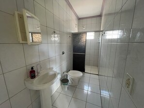 Handtücher, Seife, Toilettenpapier