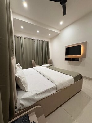 Free WiFi - Shft-In Hotel (Noida)
