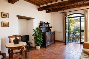 Apartment | Living room - Romantic Tuscan Retreat With Pool (Castelnuovo Berardenga)