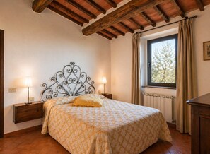 Apartment - Romantic Tuscan Retreat With Pool (Castelnuovo Berardenga)