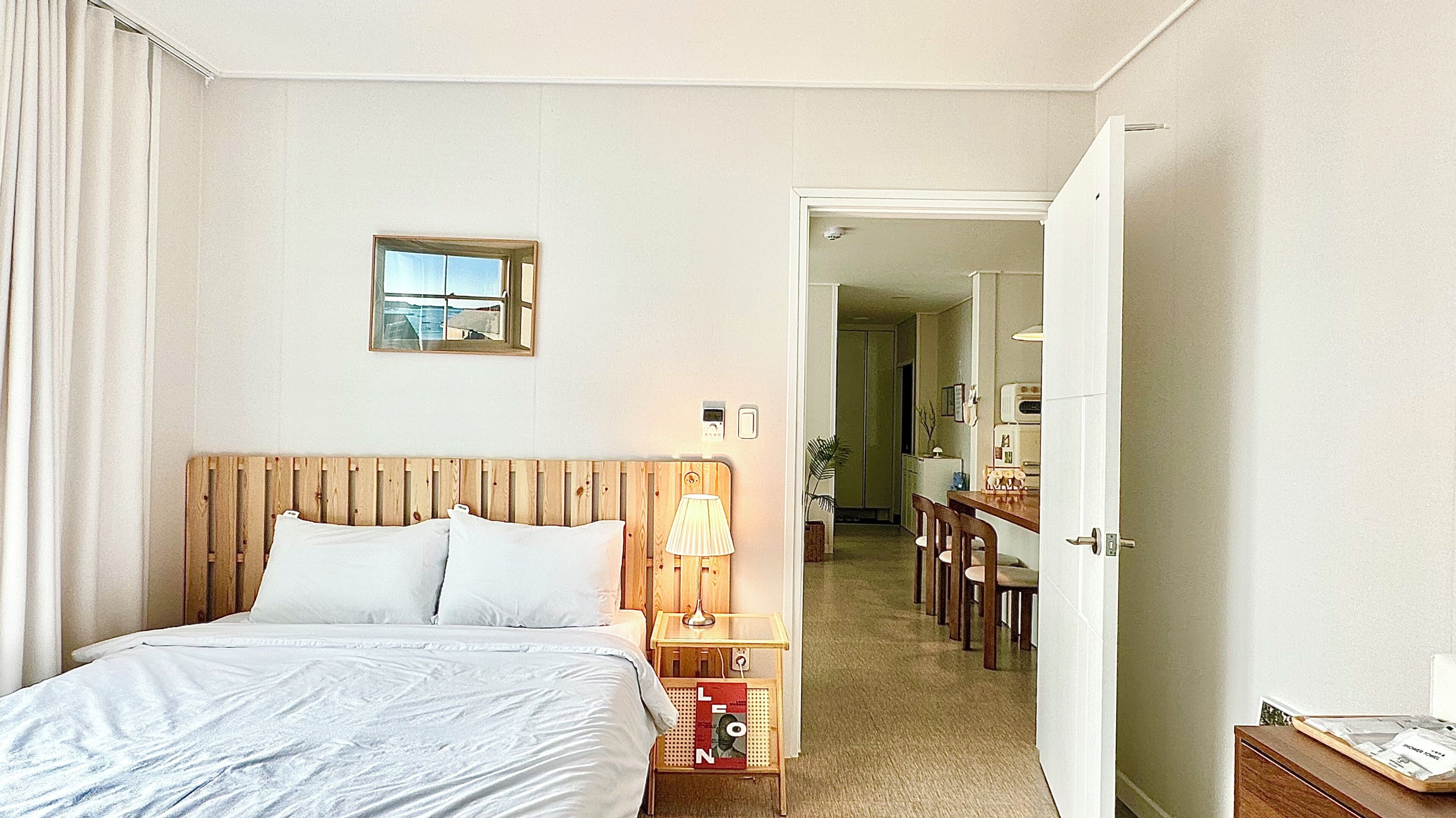 Iron/ironing board, WiFi