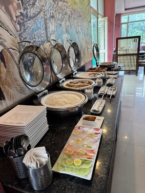 Restaurant - Manuni Inn  Khanyara Rd (Dharamshala)