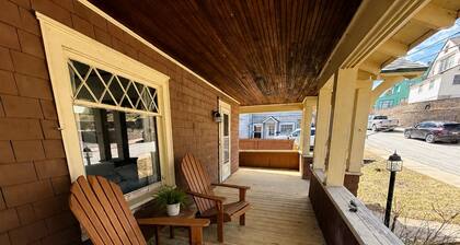 Furnished, 4-bedroom "Cure Cottage" in Beautiful Saranac Lake!