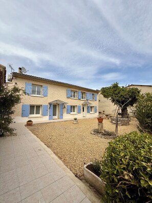 Exterior - Liorelys en Provence - Charming house with swimming pool (L'Isle-sur-la-Sorgue)