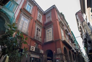 Exterior - The Supreme Penthouse | Iconic Terrace in Old Naples for group 5BR/5BA (Napoli)