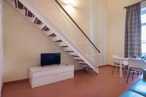 Interior - The Supreme Penthouse | Iconic Terrace in Old Naples for group 5BR/5BA (Napoli)