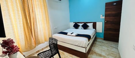 Deluxe Double Room, Garden View