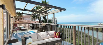 Perfect Large Group Getaway w/Hot Tub, Grills, Decks & Bay Views!