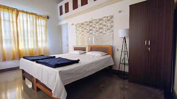 WiFi, bed sheets