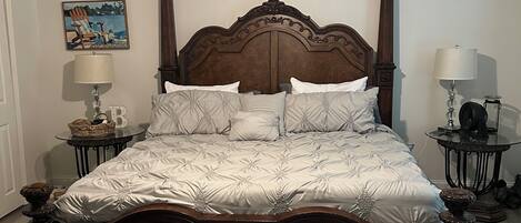 4 bedrooms, iron/ironing board, free WiFi, bed sheets