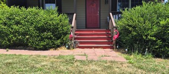Enjoyable 2-bedroom cottage in Afton Virginia.
1.5 miles from the best winery!