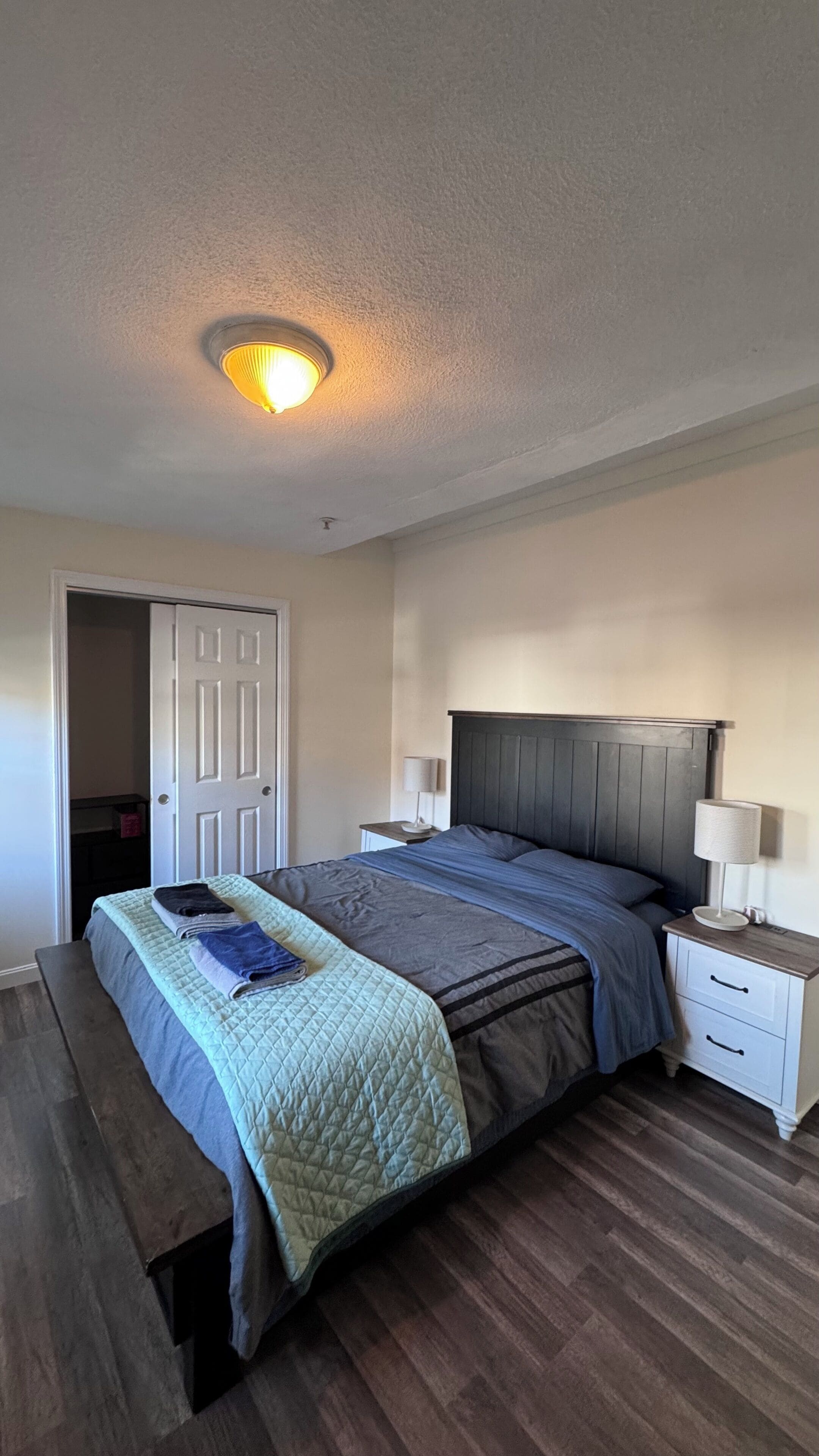 1 chambre, fer et planche à repasser, Wi-Fi gratuit, draps fournis