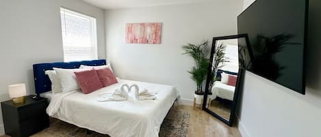 Iron/ironing board, WiFi, bed sheets