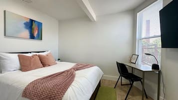 Iron/ironing board, WiFi, bed sheets