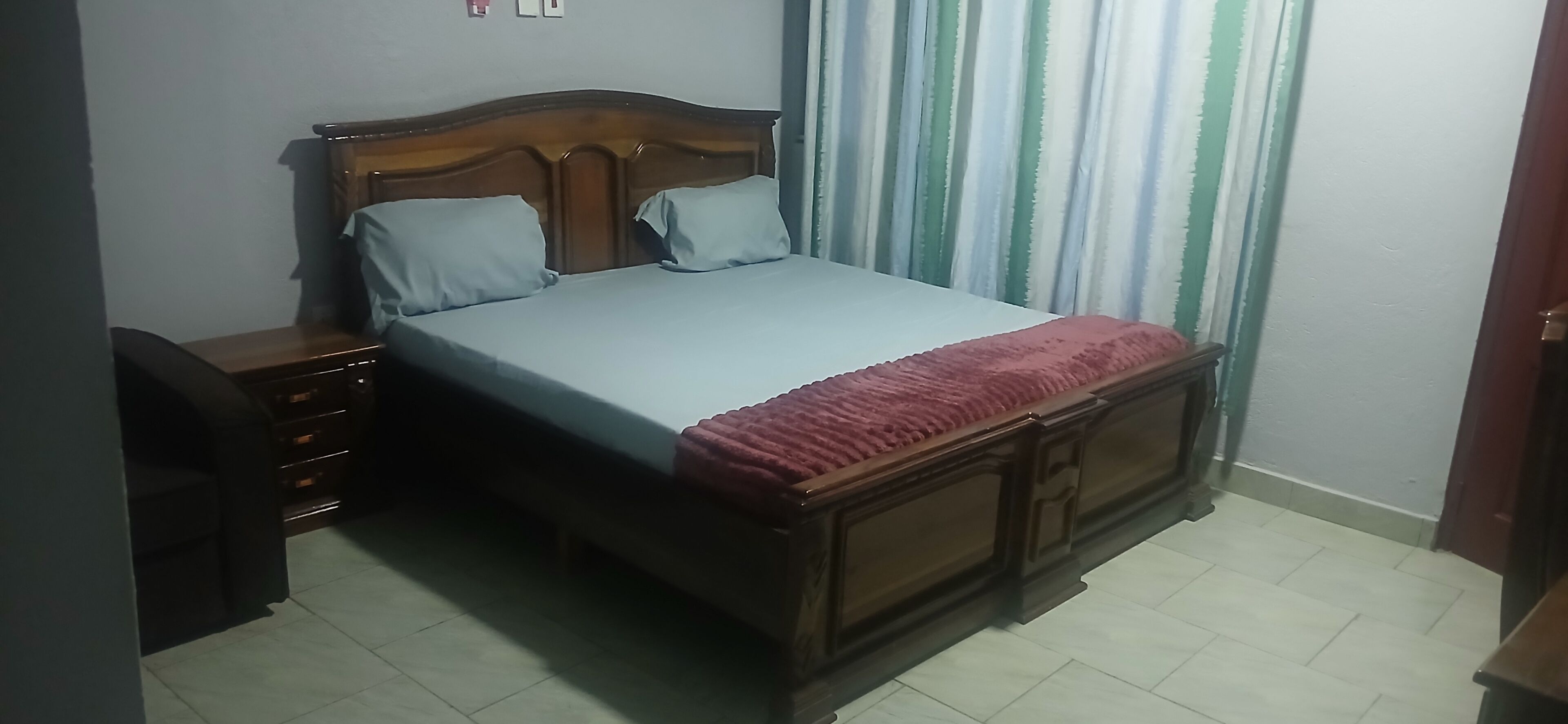 Deluxe kamer, 1 twee- of 2 eenpersoonsbedden, uitzicht op stad | Een bureau, gratis wifi