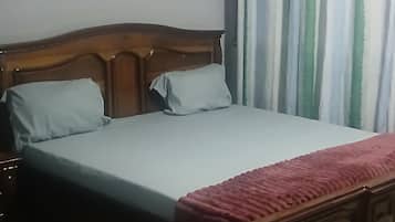 Habitación Deluxe con 1 cama matrimonial o 2 individuales, vista a la ciudad | Escritorio y wifi gratis