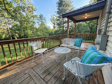 Property grounds. The Map House-Stay Somewhere That Takes You Places