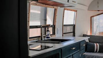 Fridge, microwave, coffee/tea maker, toaster