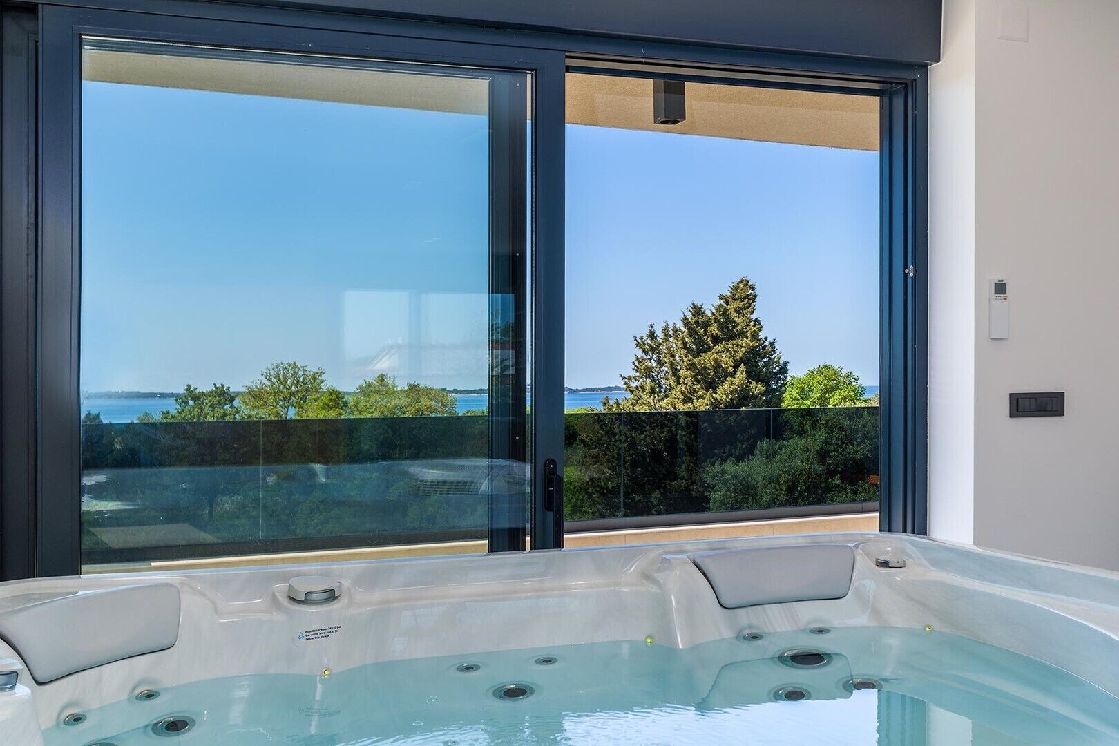 Indoor spa tub