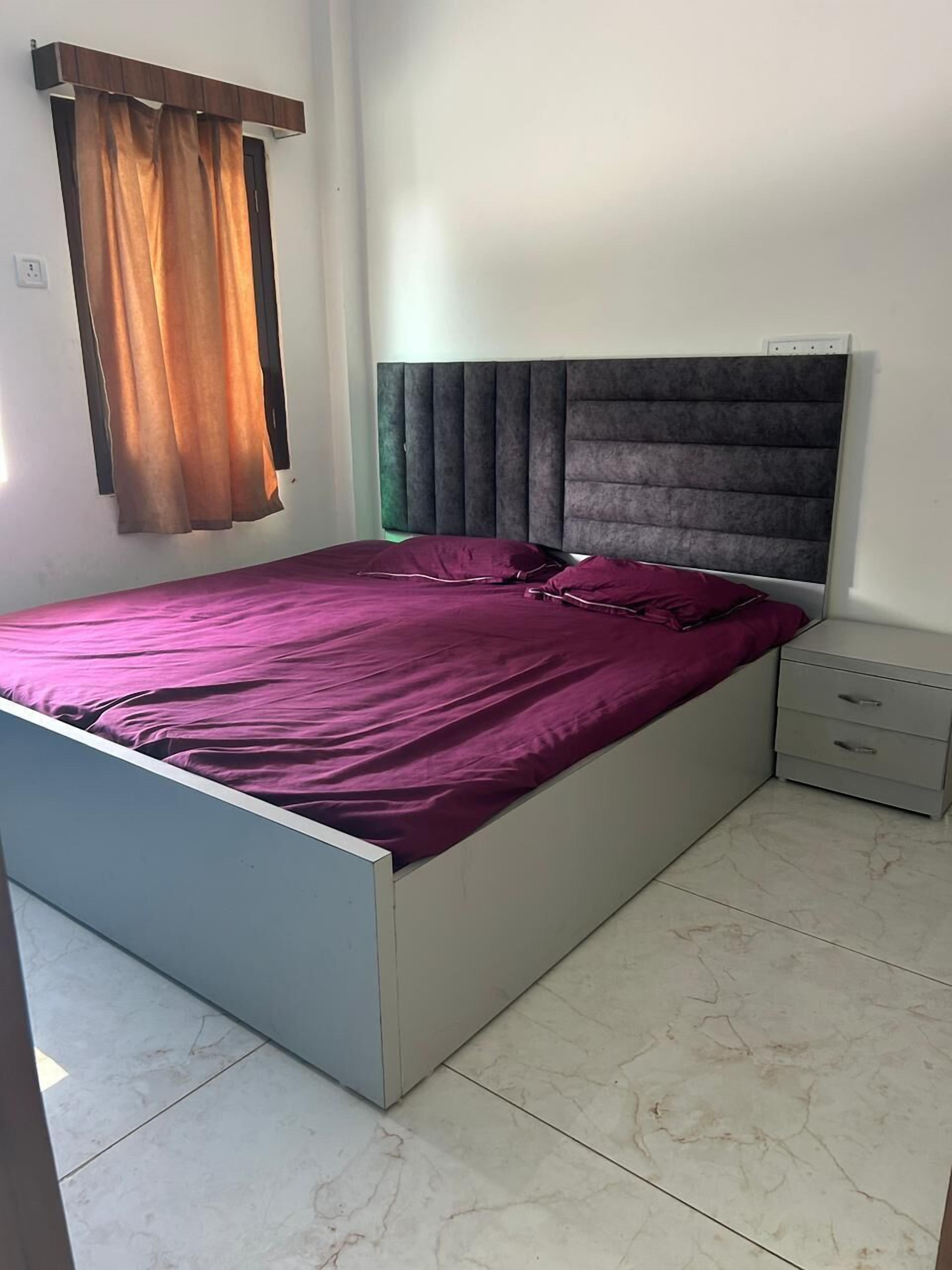 Habitación Deluxe doble, vistas a la ciudad | Escritorio y wifi gratis