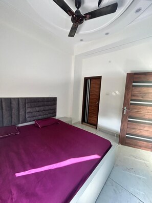 Deluxe Double Room, City View | Desk, free WiFi