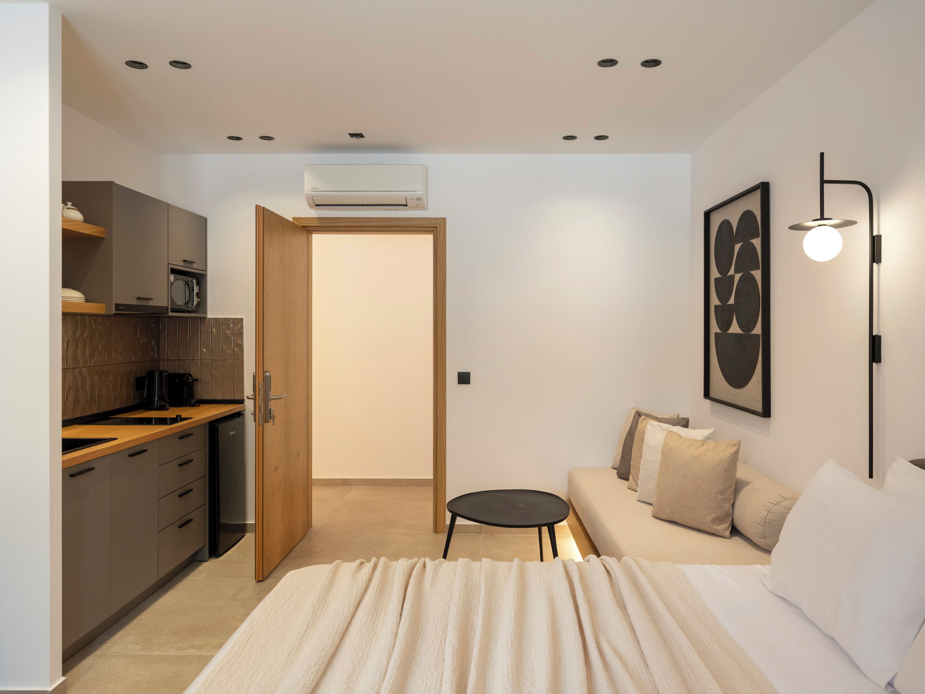 Comfort Suite | In-room safe, blackout drapes, soundproofing, iron/ironing board